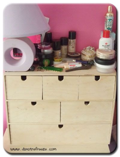 I still store my makeup in the same Ikea drawers as before (and I STILL 