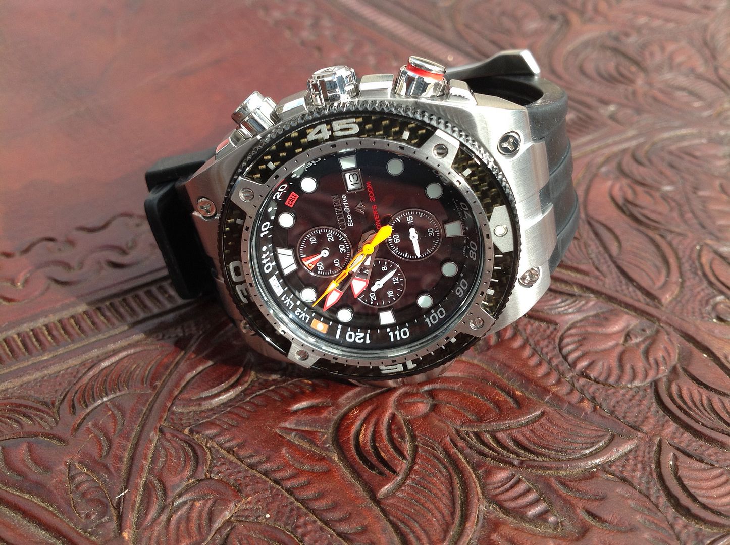 Citizen Promaster Carbon rubber strap removal?