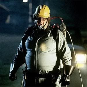 john-goodman-gets-to-grips-with-spiders.jpg