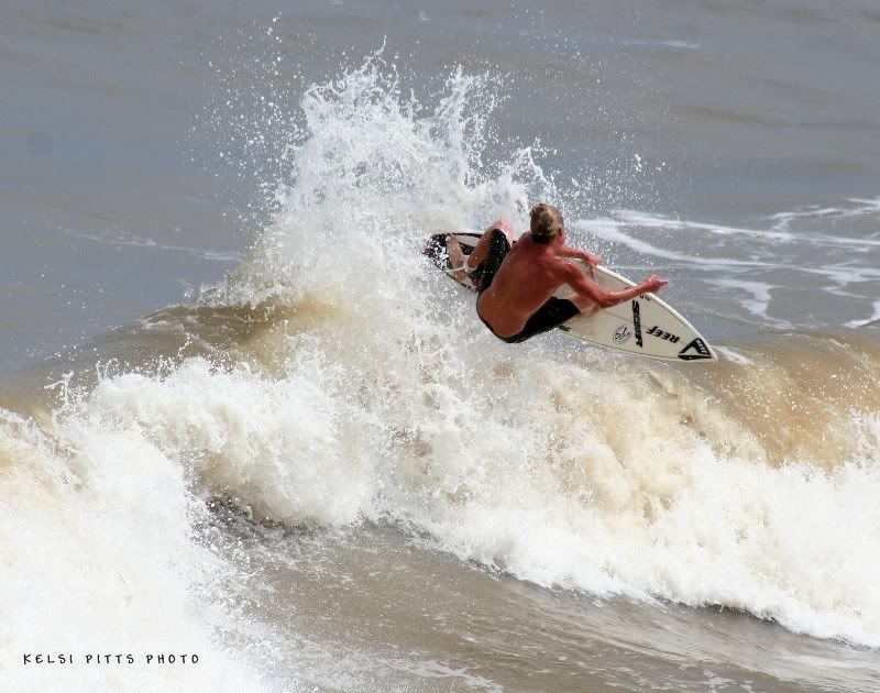 IMAGE: http://i307.photobucket.com/albums/nn287/ikelsi123/randomswell018.jpg