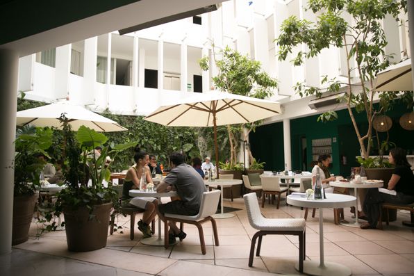 Condesa DF Hotel Courtyard cafe