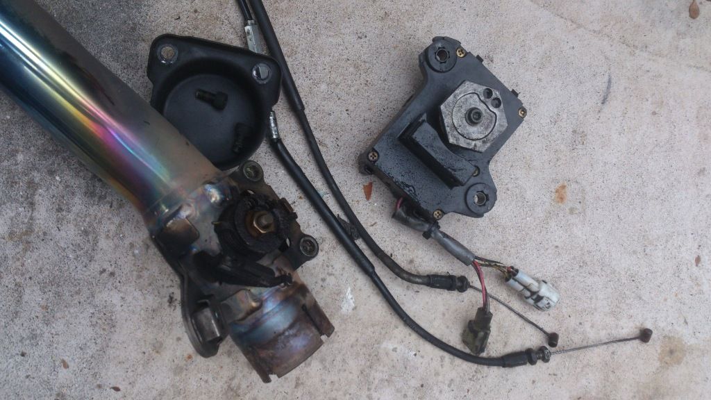 FI C46 Exhaust Valve removal on 750K2 Suzuki GSXR Forum