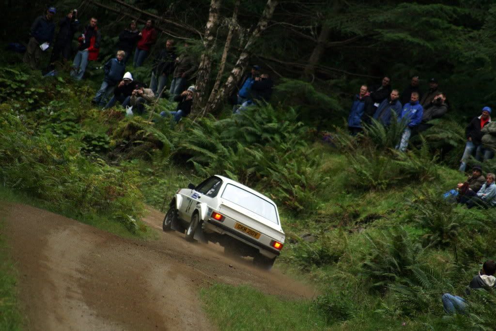 IMAGE: http://i307.photobucket.com/albums/nn310/mad-as-hatters/new%20camera/29133f44.jpg