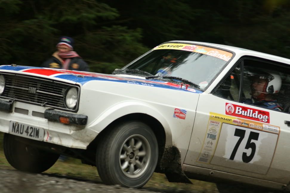 IMAGE: http://i307.photobucket.com/albums/nn310/mad-as-hatters/new%20camera/7be911db.jpg