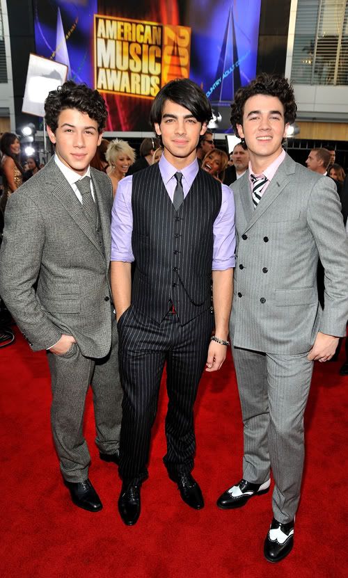 The Jonas Brothers Invade The AMAs.  Photo: Getty Images
