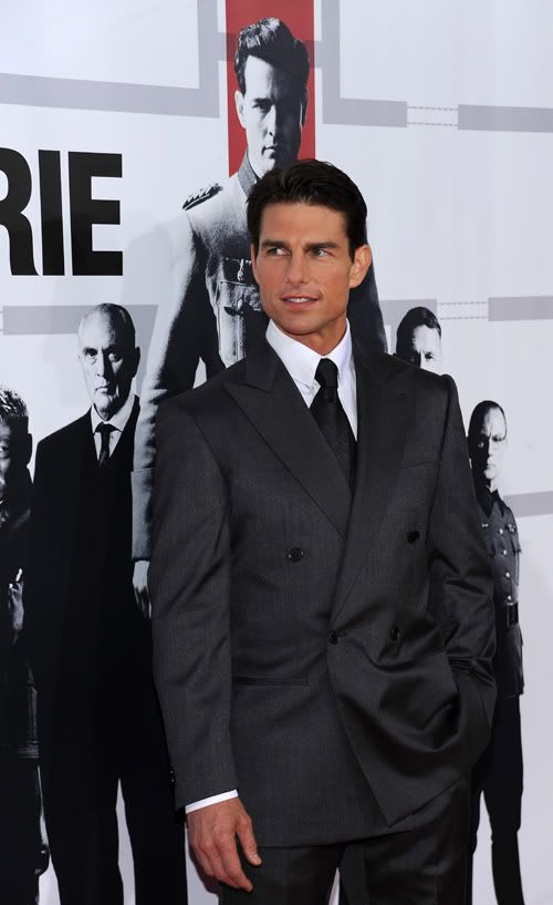 Tom Cruise Looking Dashing Promoting New Movie.  Photo: Wireimage.com