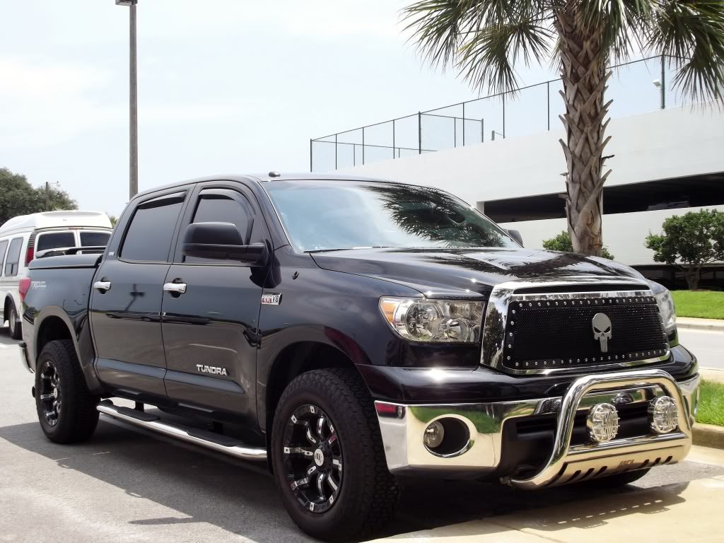 Tricked out 2011 toyota tundra