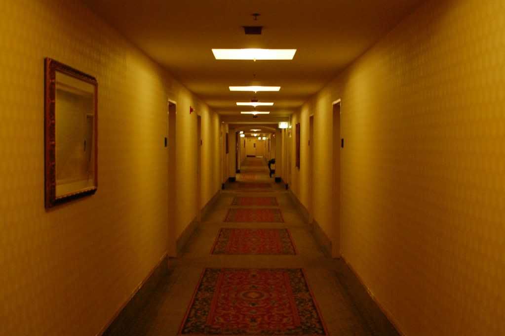 hotelcorridor_2.jpg