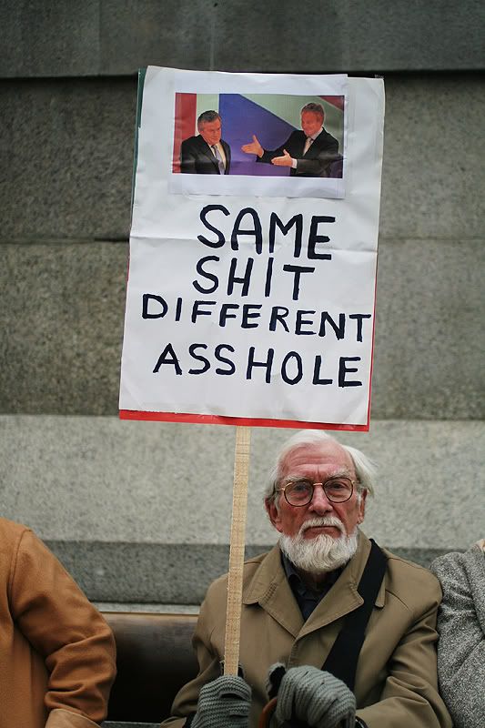 Sameshitdifferentassholesign.jpg