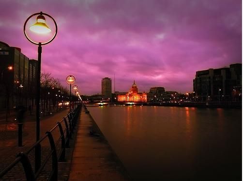 Dublín de noche (fuente: Flickr)