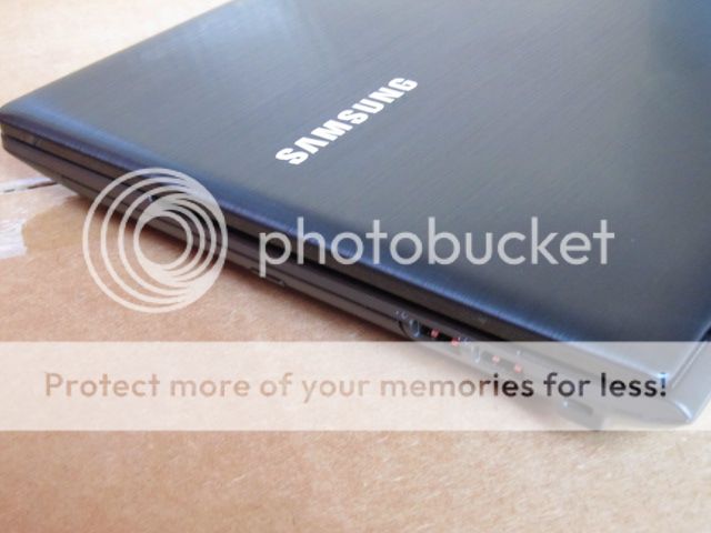 Samsung Series 3 15 i3 2 3GHz 6GB 500GB Webcam HDMI Laptop Notebook