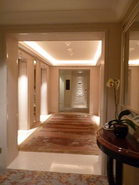 St. Regis Hotel Singapore fifth floor hallway