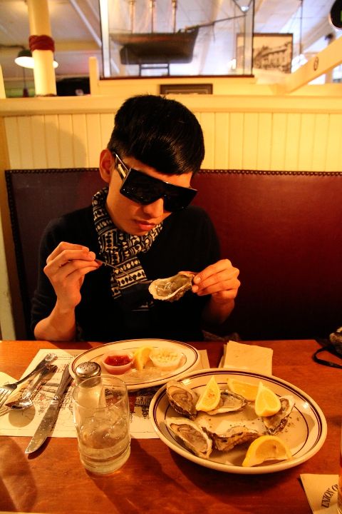 Bryanboy eating oysters at Union Oyster House, Boston