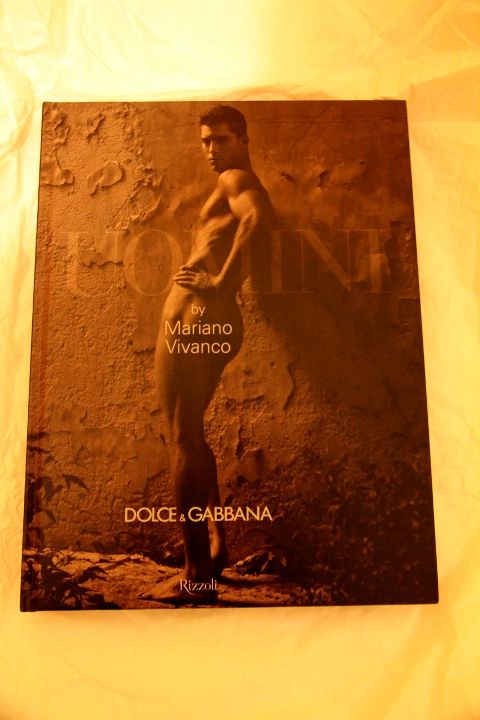 Uomini Book by Mariano Vivanco
