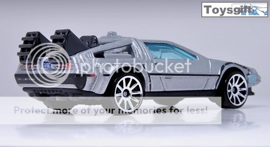   OF 2 DMC DELOREAN & BACK TO THE FUTURE TIME MACHINE SILVER HW TOY CAR